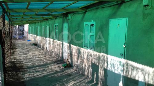 Продаю дом, 8-ком., 1кв. м., этаж-1, 4-сот., стена кирпич, Институт земледелия,