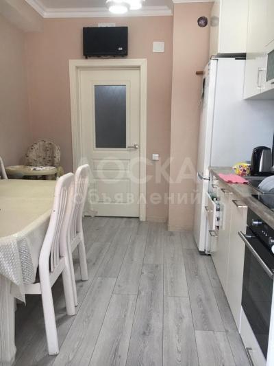 Продаю 3-комнатную квартиру, 90кв. м., этаж - 6/10, м/р Тунгуч.