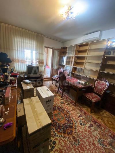 Продаю 1-комнатную квартиру, 34кв. м., этаж - 5/5, Суюмбаева.