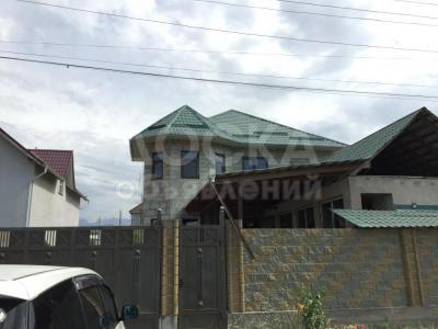 Продаю дом 8-ком. 180кв. м., этаж-2, 6-сот., стена кирпич, Жайыл Баатыра 34/125.