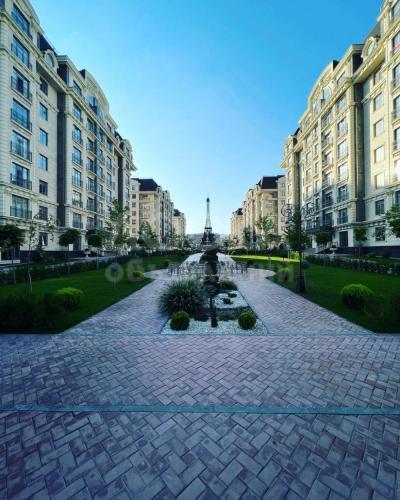 Продаю 3-комнатную квартиру, 112кв. м., этаж - 7/8, tokombaeva 23g.