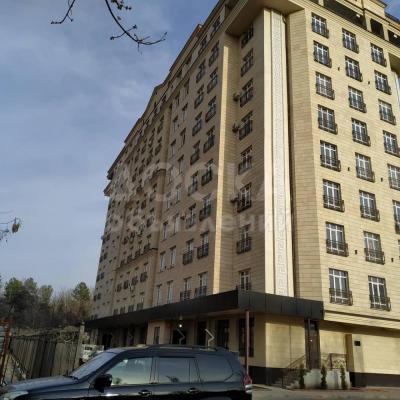 Продаю 2-комнатную квартиру, 55кв. м., этаж - 4/10, 5 мкр по Каралаева.