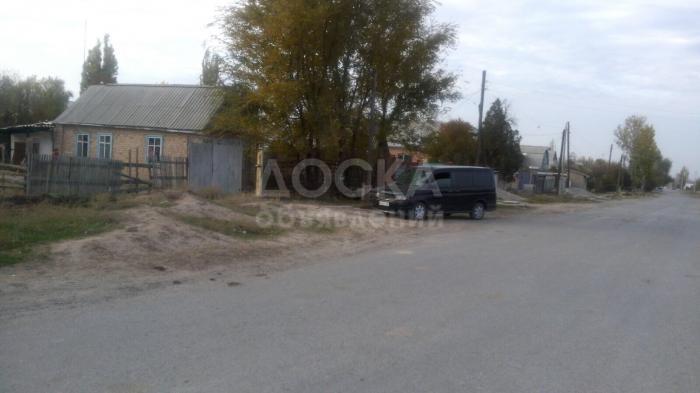 Продаю дом, 2-ком., 55кв. м., этаж-1, 10-сот., стена кирпич, ул. Токмакская 1,