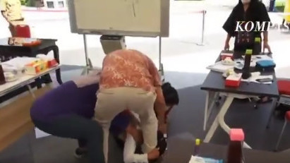 кадр из видео