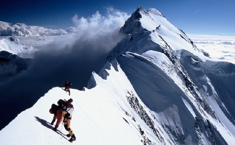 На гребне пика Победы