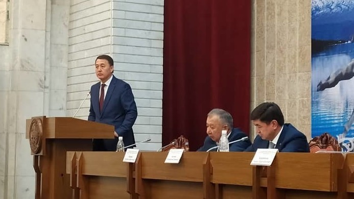 Замирбек Аскаров