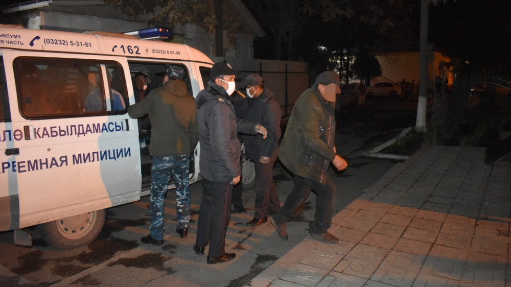 Нарушителей комендантского часа доставили в милицию