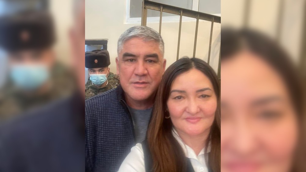 К.Асанов с адвокатом Ч