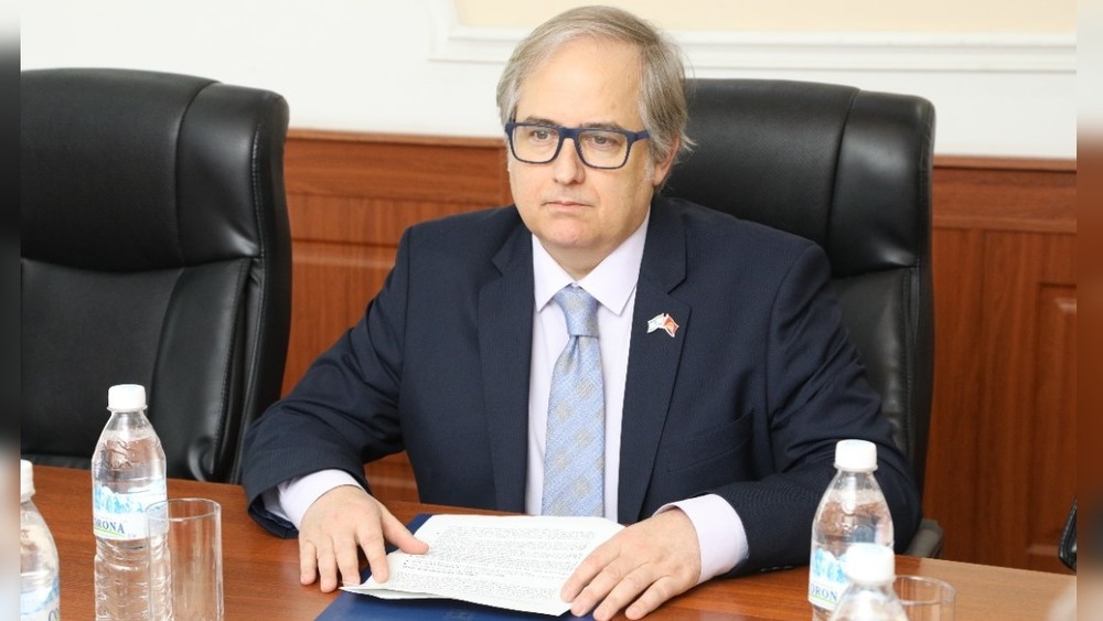 Посол Эдвин Натан Ябо Глусман