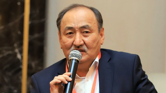 Министр здравоохранения Алымкадыр Бейшеналиев