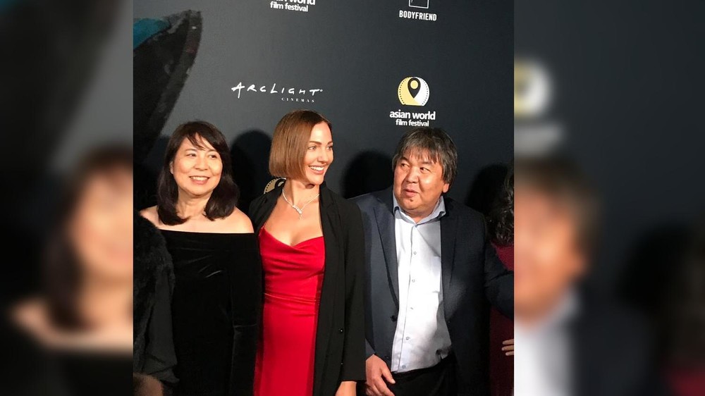 Мэрьем Узерли, Садык Шер-Нияз на красной дорожке