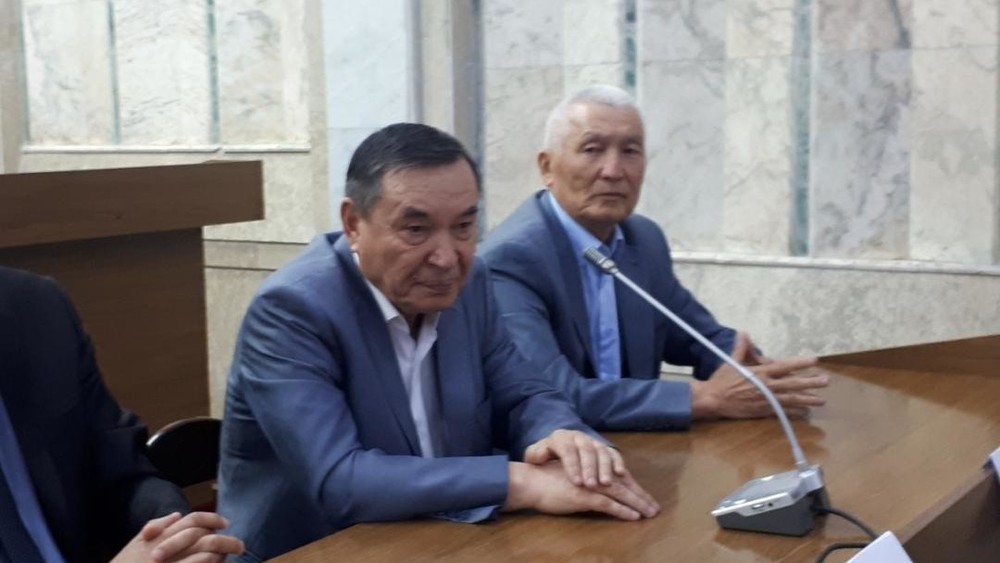 Судьи Верховного суда, подавшие заявление