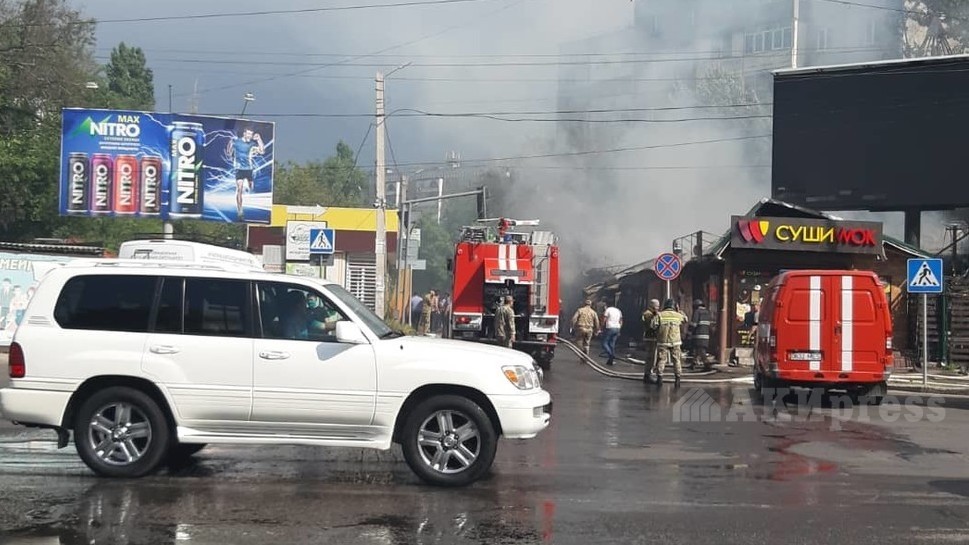 Место пожара в 6 мкр