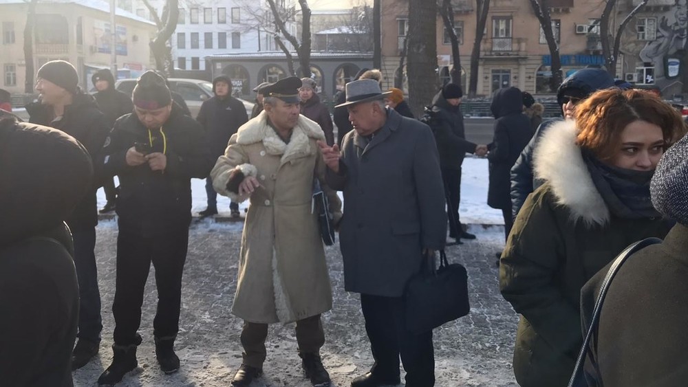 Участники митинга