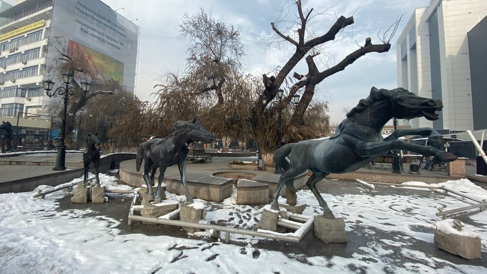 Фонтан перед ЦУМом