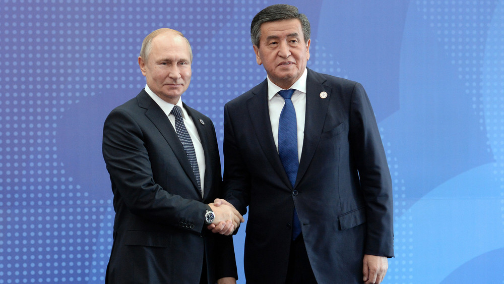Президент России Владимир Путин и президент Кыргызстана Сооронбай Жээнбеков
