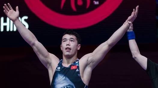 Акжол Махмудов