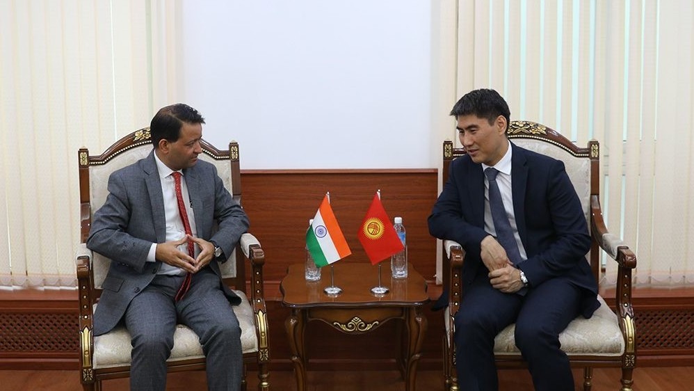 Чыңгыз Айдарбеков Индиянын элчиси менен