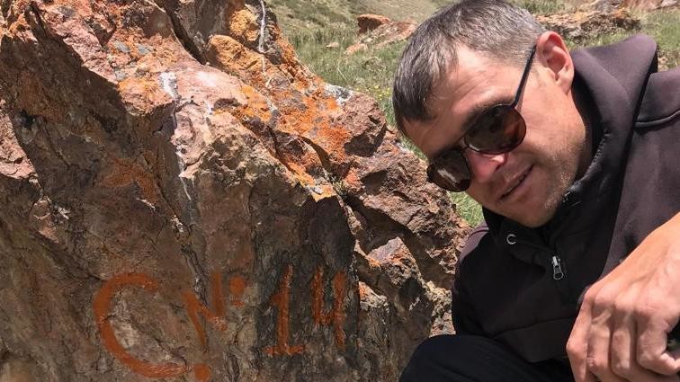 Шектүү Сергей Смирновю подкормку для диких животных