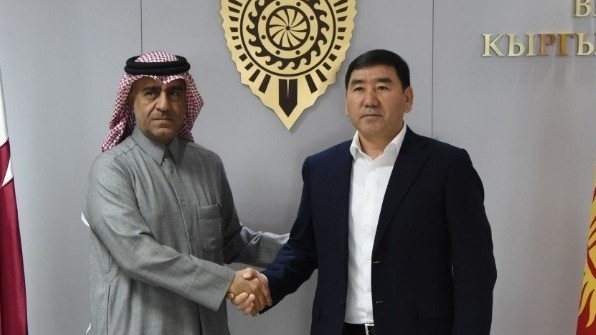 Посол Катара Абдулла бин Ахмед Аль-Сулайти и замглавы МВД Суйун Омурзаков