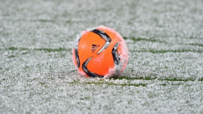 Зимний футбол