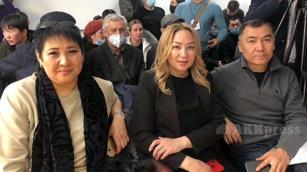 Асел Кодуранова, Кундуз Жолдубаева жана Равшан Жээнбеков