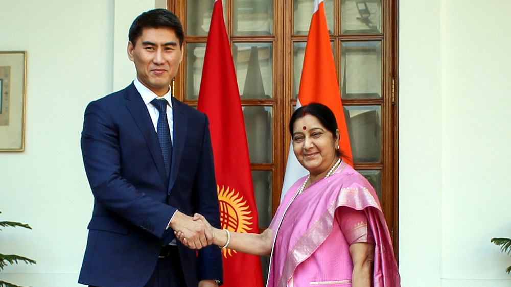 Чынгыз Айдарбеков и Сушма Сварадж