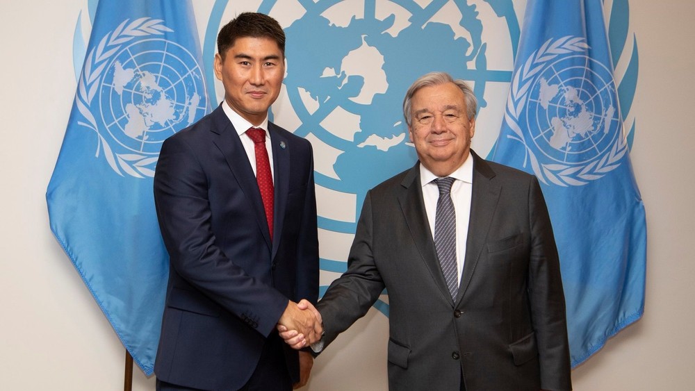 Чингиз Айдарбеков и Антониу Гутерриш 25 сентября 2019 года в Нью-Йорке