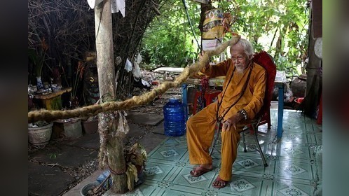 Нгуен Ван Чин не стригся 80 лет