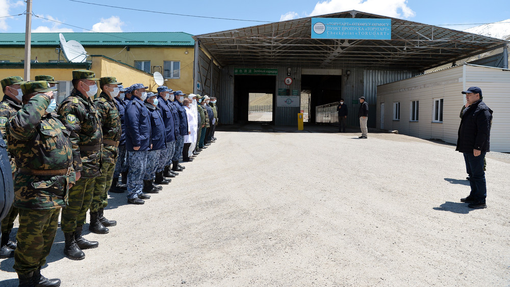 Садыр Жапаров на КПП «Торугарт»