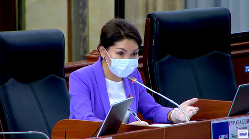 Между интересами иностранных и отечественных инвесторов нужно защищать своих внутренних предпринимателей, - депутат &mdash; Tazabek