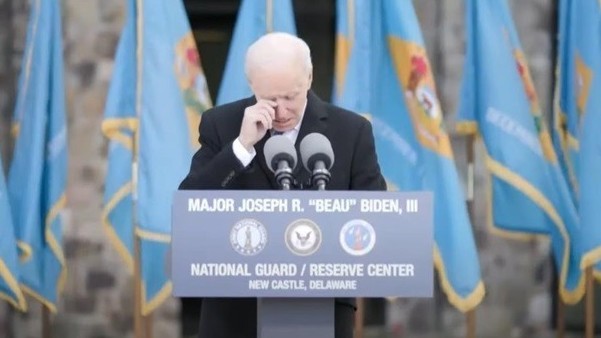 кадр из видео