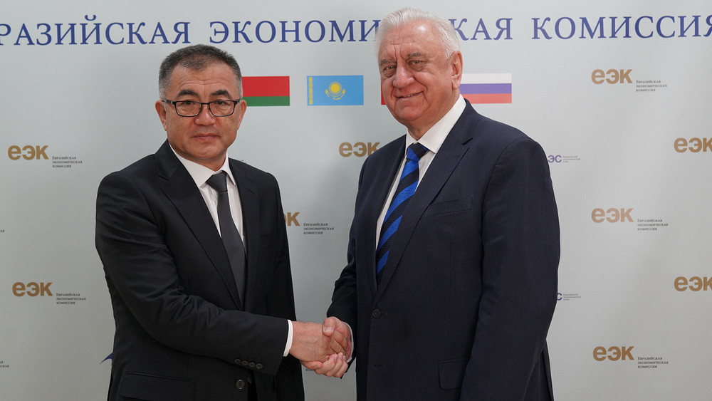 Улугбек Кармышаков и Михаил Мясникович