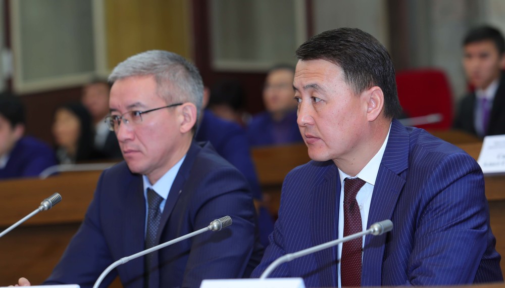 Эркин Асрандиев менен Замирбек Аскаров