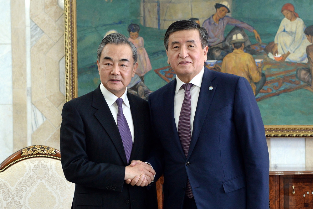 Сооронбай Жээнбеков жана Ван И