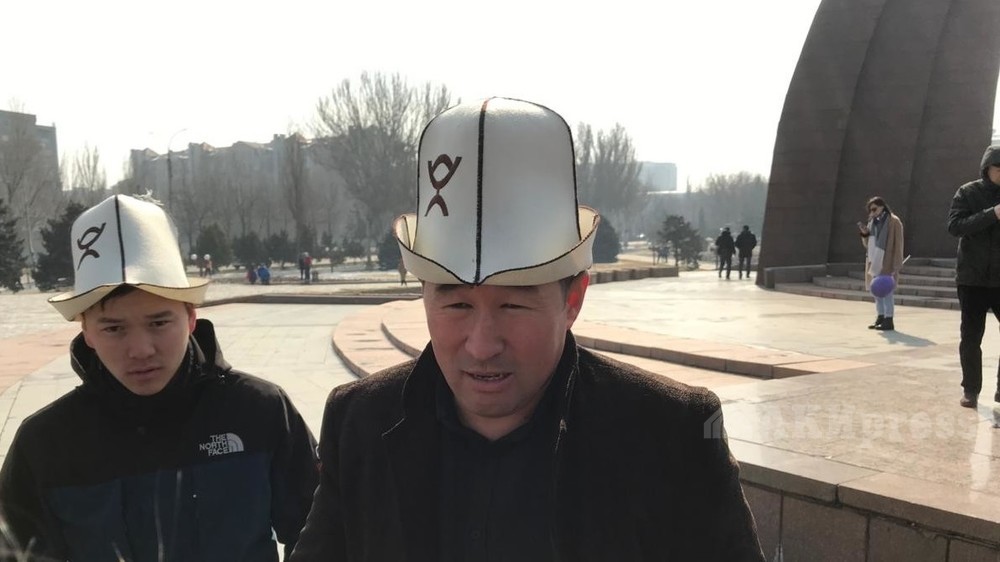 Замир Кочорбаев во время разгона Женского марша