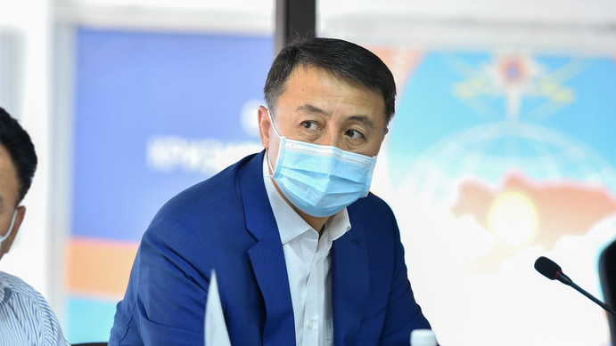 Заместитель министра чрезвычайных ситуаций Калыс Ахматов и министр ЧС Замирбек Аскаров