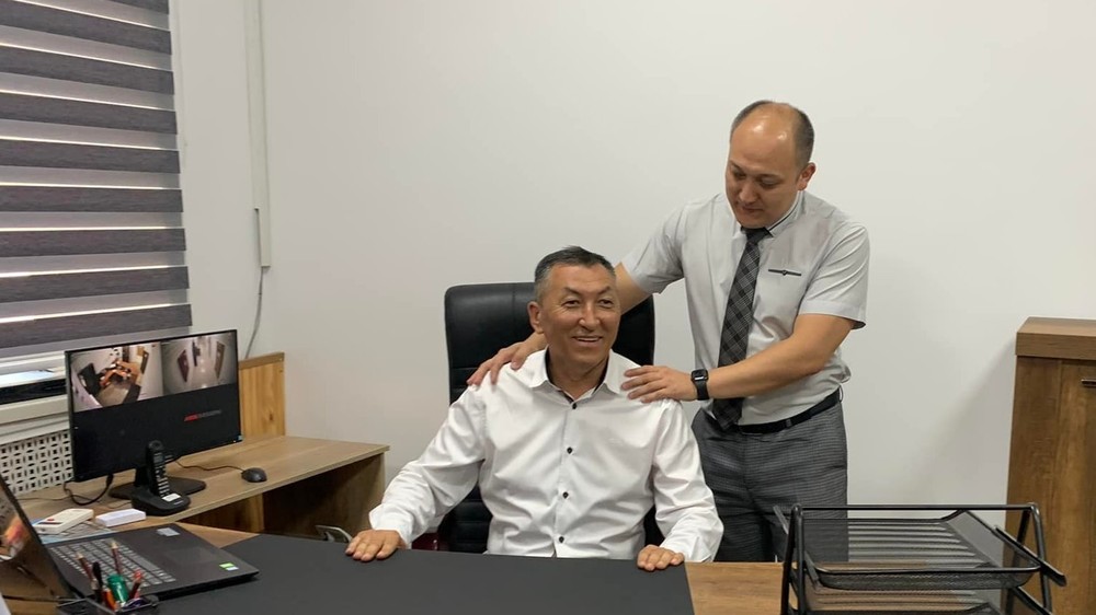 (слева-направо) Мирлан Жакыпов, Тилек Айталиев