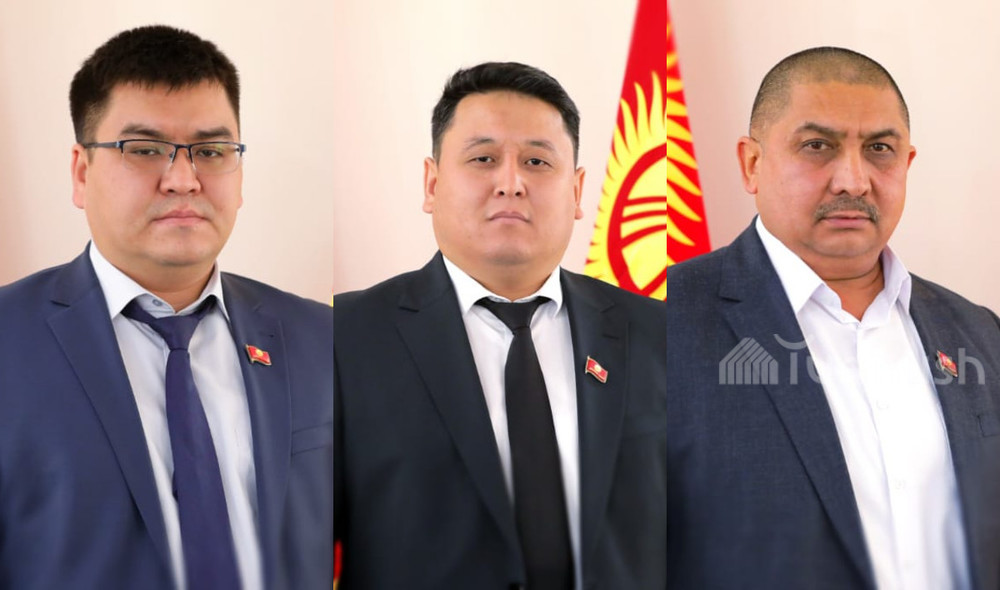 Пенисесі тік тұрған ерлердің фотосуреттері Писканың ішіндегі бейнекамера