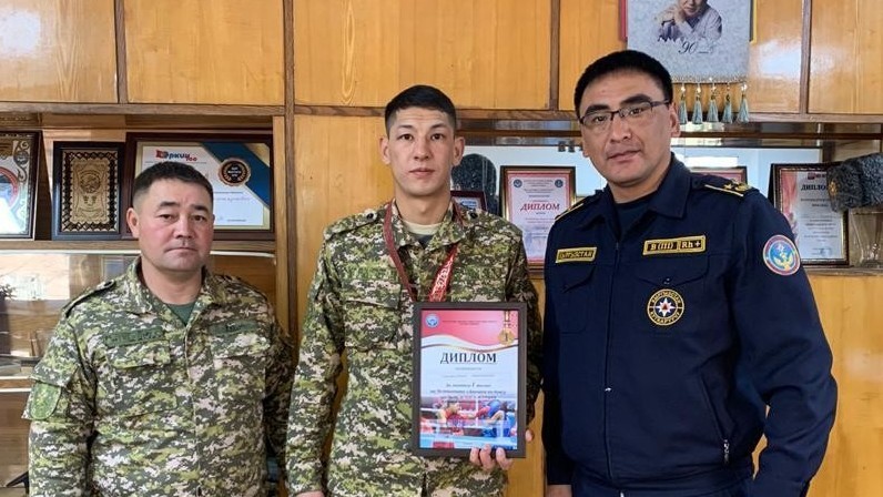 Жакшылык Талайбеков по центру