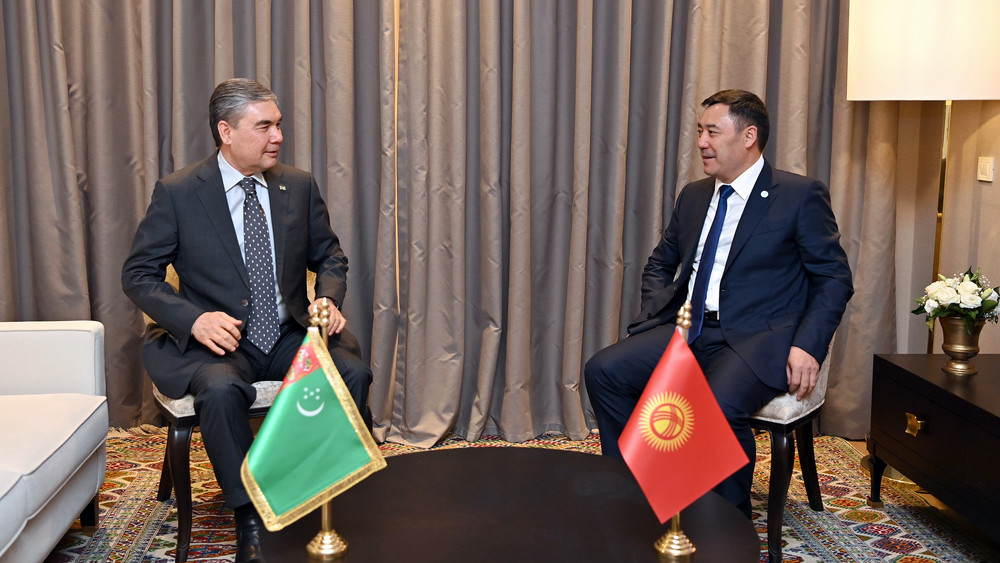 Президент Садыр Жапаров встретился с президентом Туркменистана Гурбангулы Бердымухамедовым