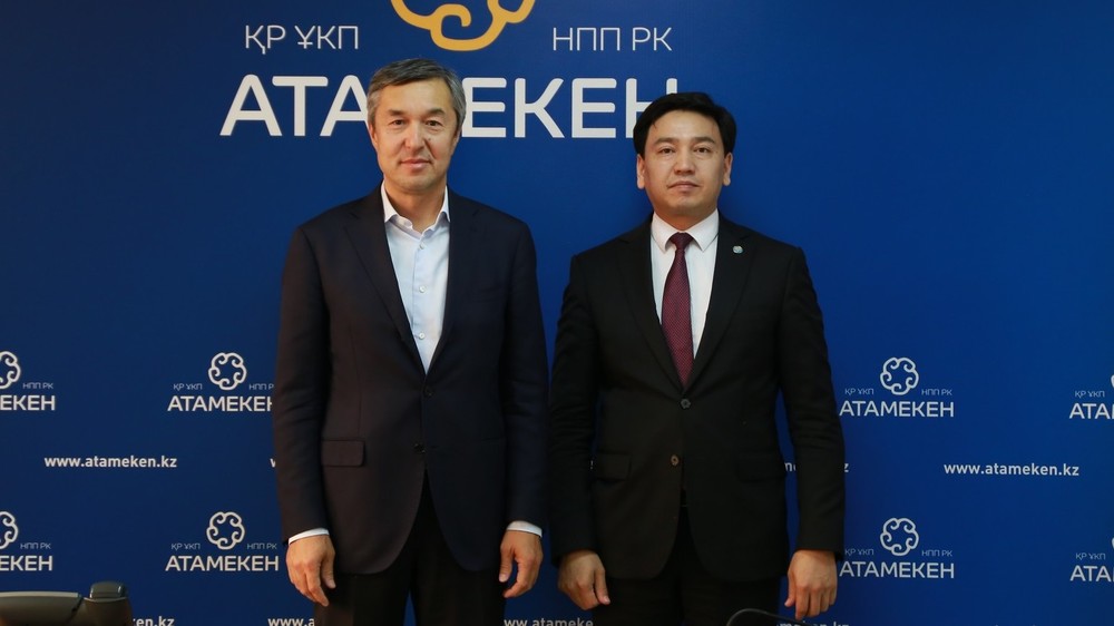 (слева-направо) Раимбек Баталов, Дастан Дюшекеев