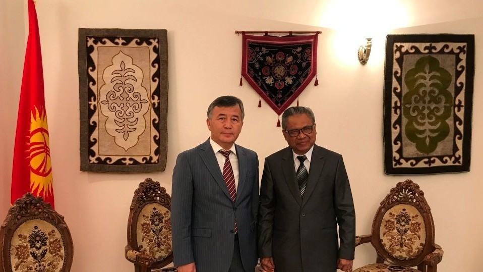 Ибрагим Жунусов жана Сунарио Картадината