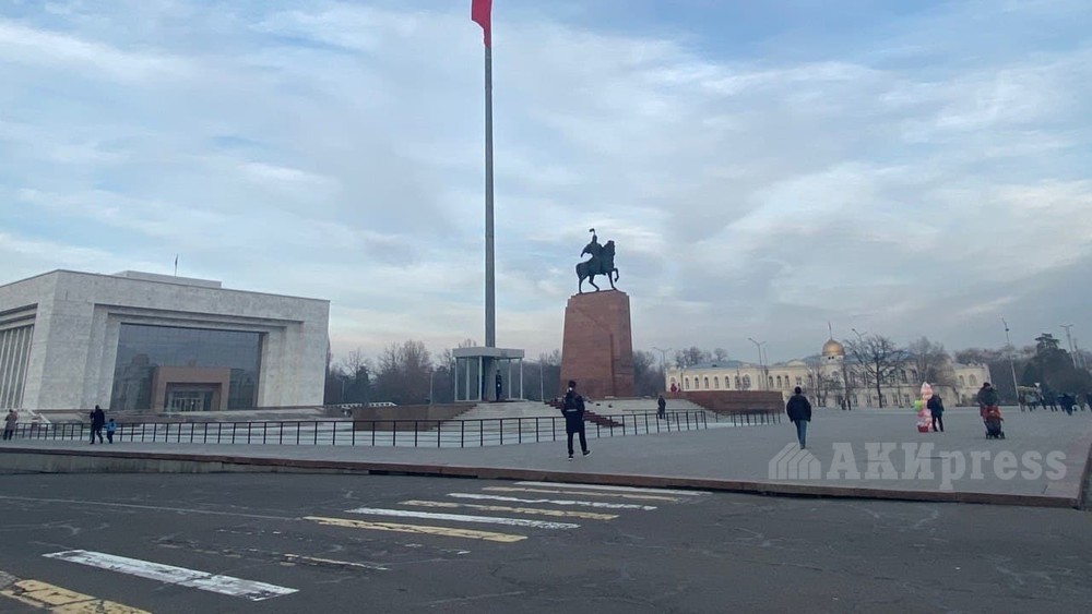 Исторический музей, площадь Ала-Тоо