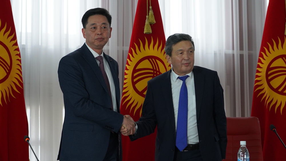 Медербек Сатыев, Замирбек Базарбеков