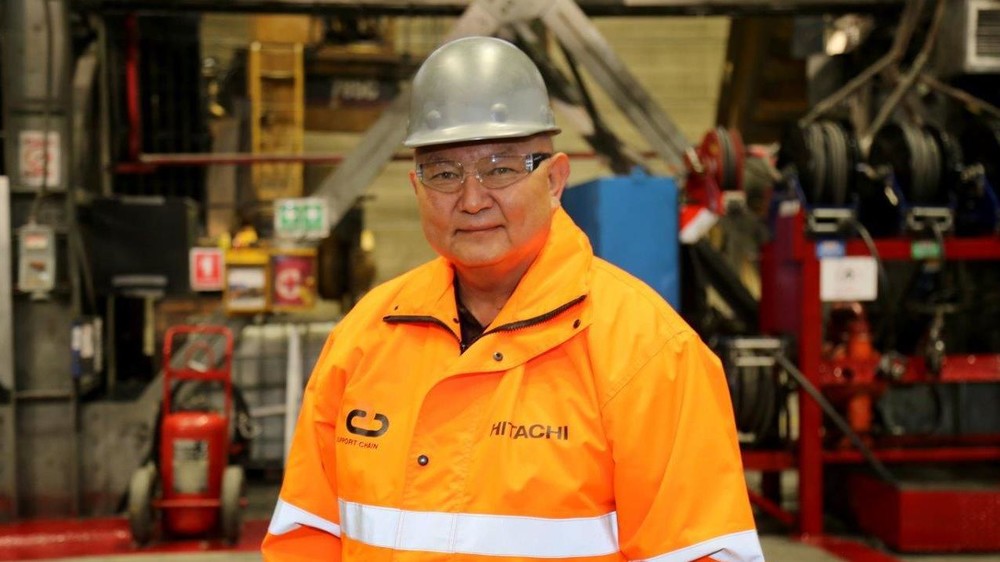 Начальник отдела технического обслуживания тяжелой техники Кенеш Солпиев