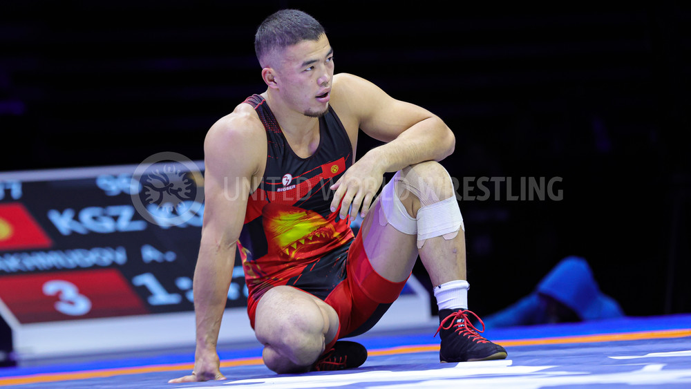 Акжол Махмудов