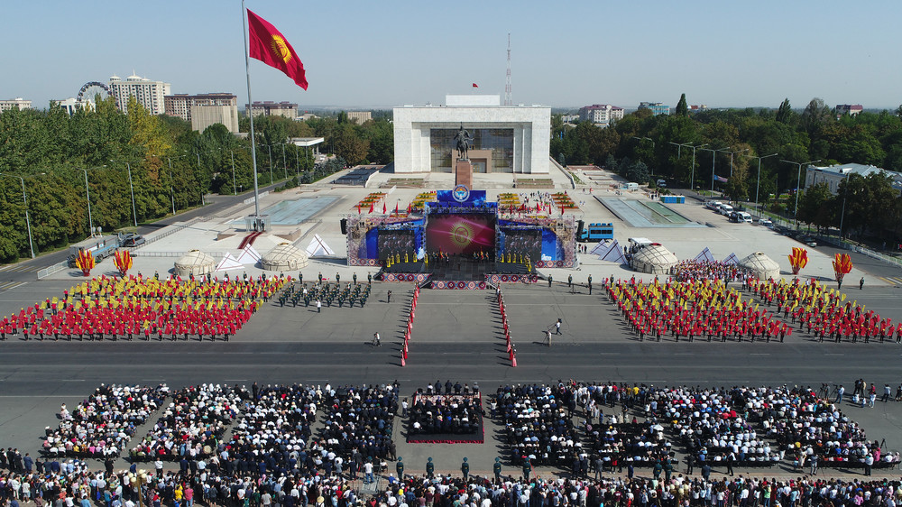 площадь Ала-Тоо с высоты птичьего полета