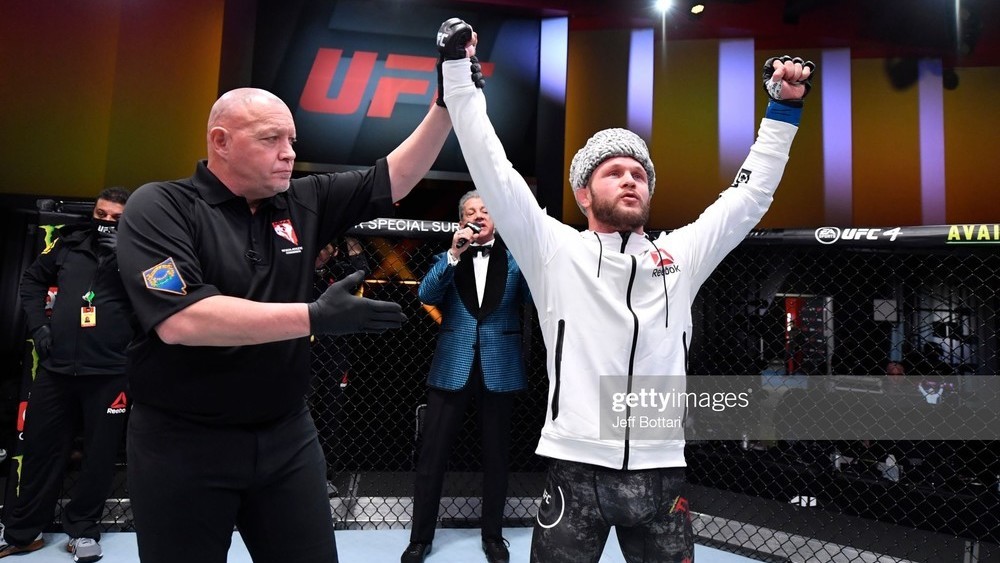 UFC 256: Мойкано - Физиев