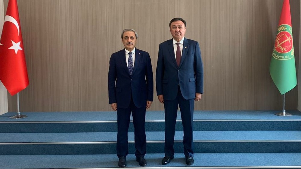 Бекир Шахин и Кубанычбек Омуралиев